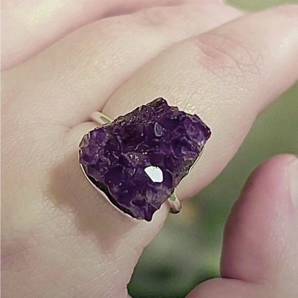 Raw Amethyst Geode Ring - Picture 3 of 9